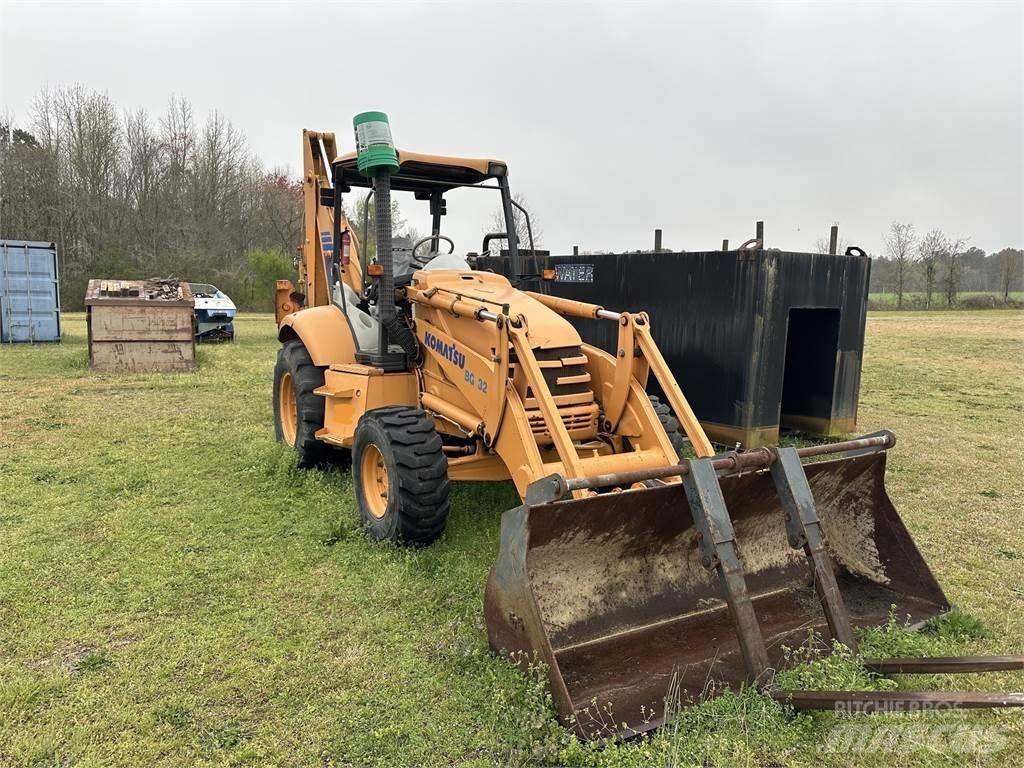 Komatsu WB140 Retroescavadoras