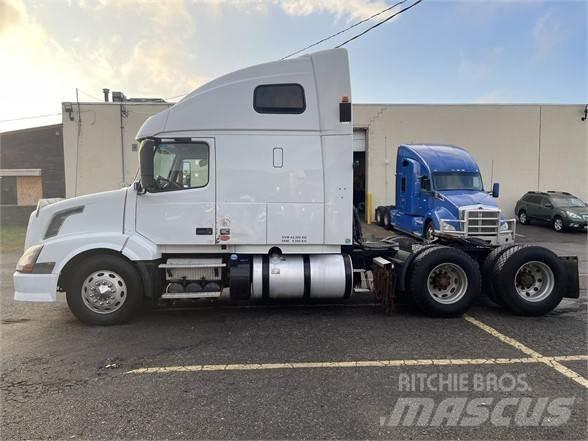 Volvo VNL64T670 Tractores (camiões)