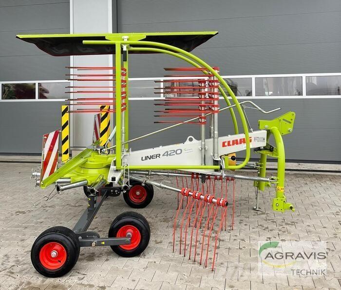 CLAAS LINER 420 Ancinho virador
