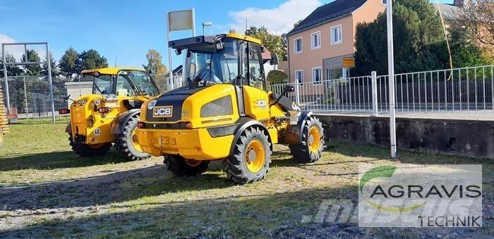 JCB 409 AGRI STUFE V Pás carregadoras de rodas