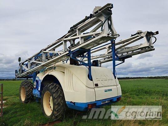 Matrot MAESTRIA 15 Pulverizadores rebocados