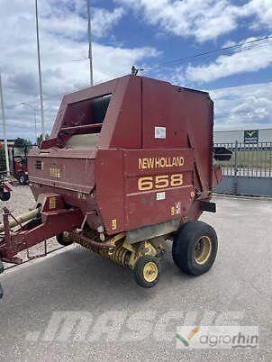 New Holland 658 Enfardadeira de rolos