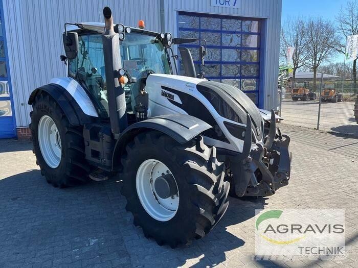 Valtra T 214 D Tratores Agrícolas usados