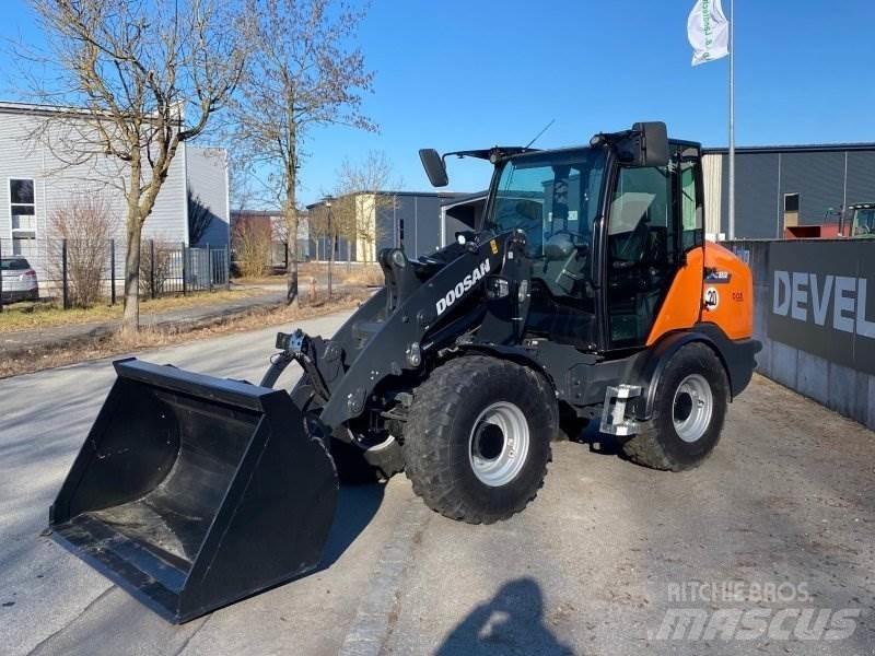 Doosan DL 80-7 Pás carregadoras de rodas
