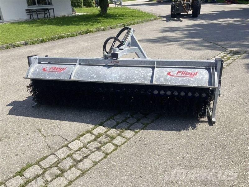 Fliegl TYP 700 Varredoras