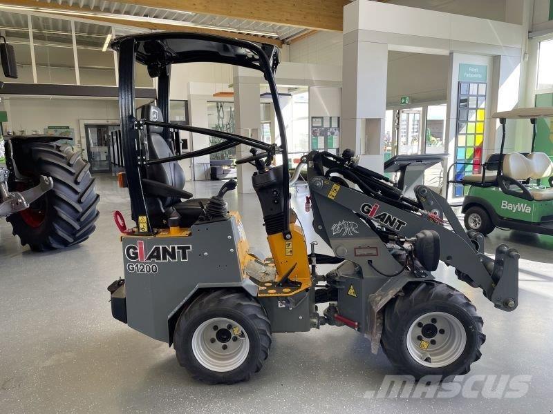 GiANT G1200 Carregadoras de direcção deslizante