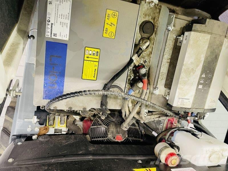 GiANT G2700E Carregadoras de direcção deslizante