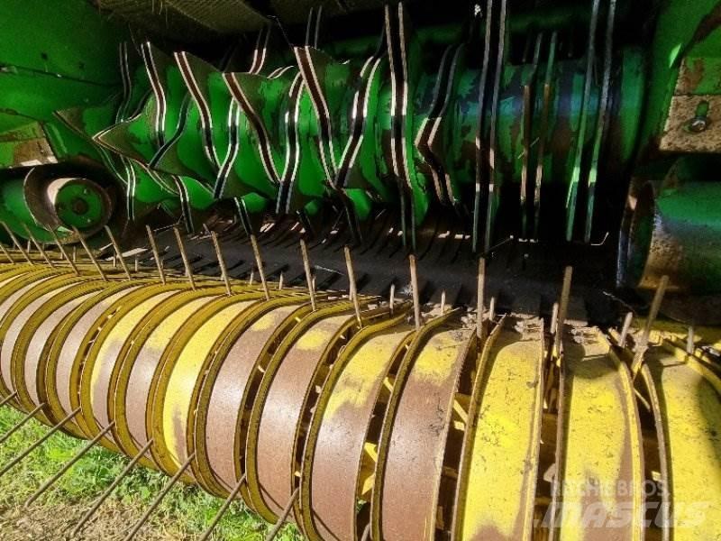 John Deere 592 Enfardadeira de rolos