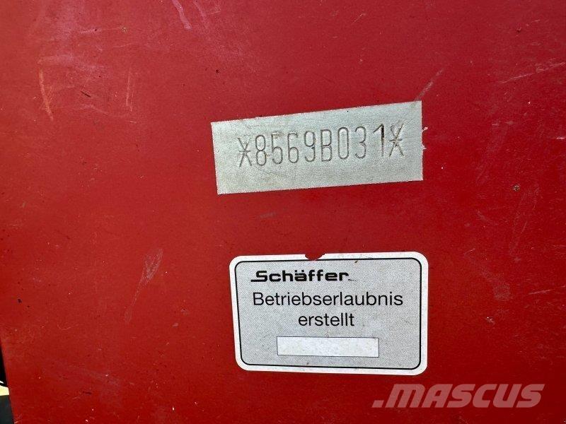 Schäffer 5680Z Pás carregadoras de rodas