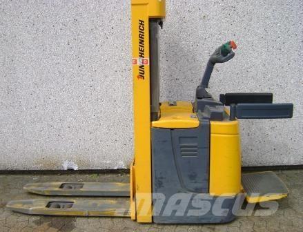 Jungheinrich ERC 214 Self propelled stackers
