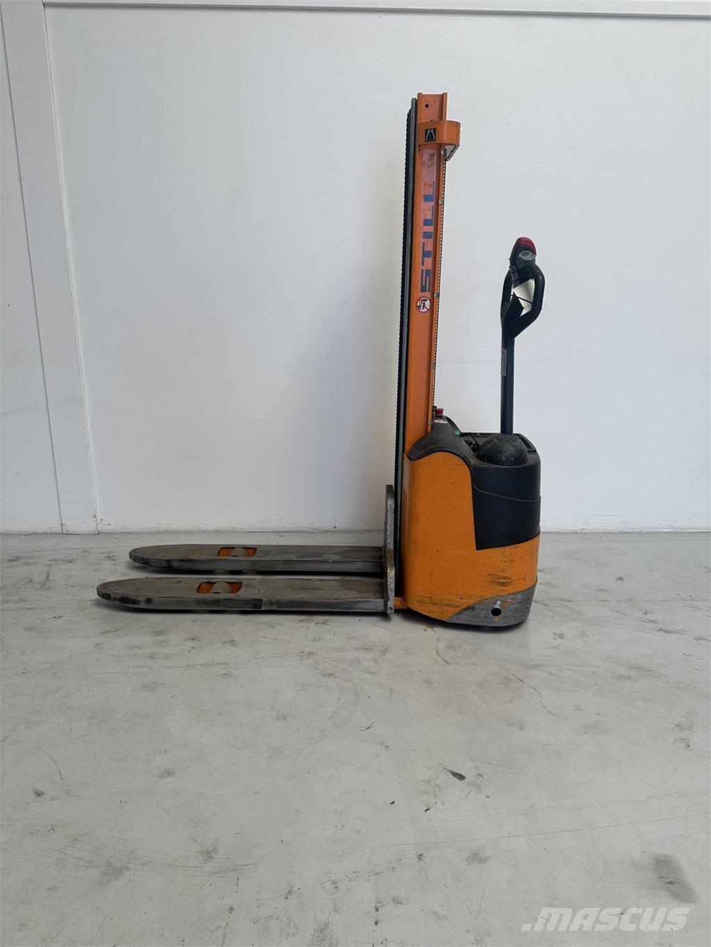 Still EGV 10 Empilhador para operador externo