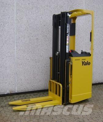 Yale SMS12S Self propelled stackers