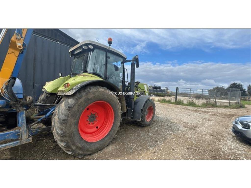CLAAS ARION640 Tratores Agrícolas usados