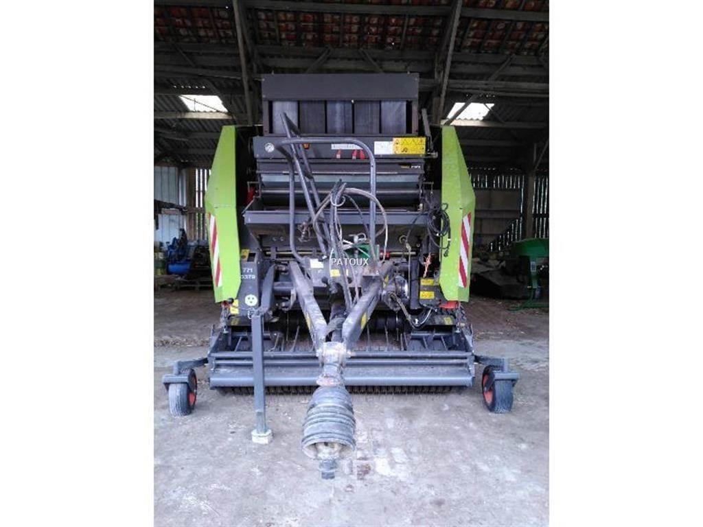 CLAAS VARIANT 370 Enfardadeira de rolos