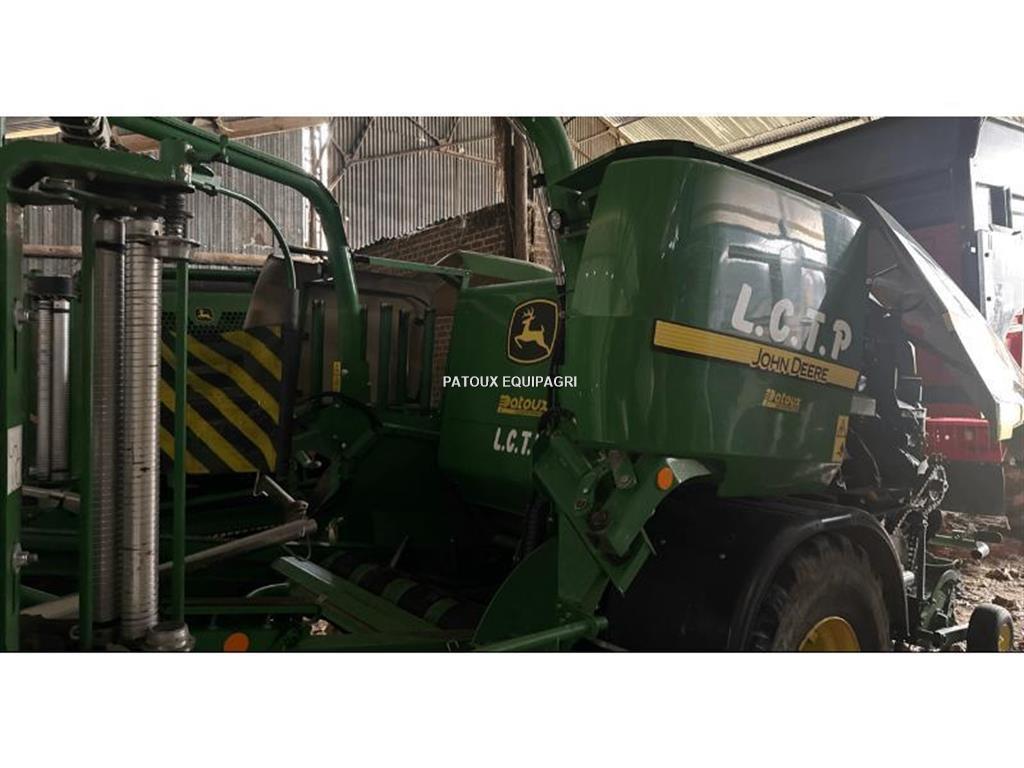 John Deere C441R Enfardadeira de rolos