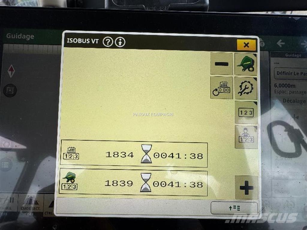 John Deere V461R Enfardadeira de rolos