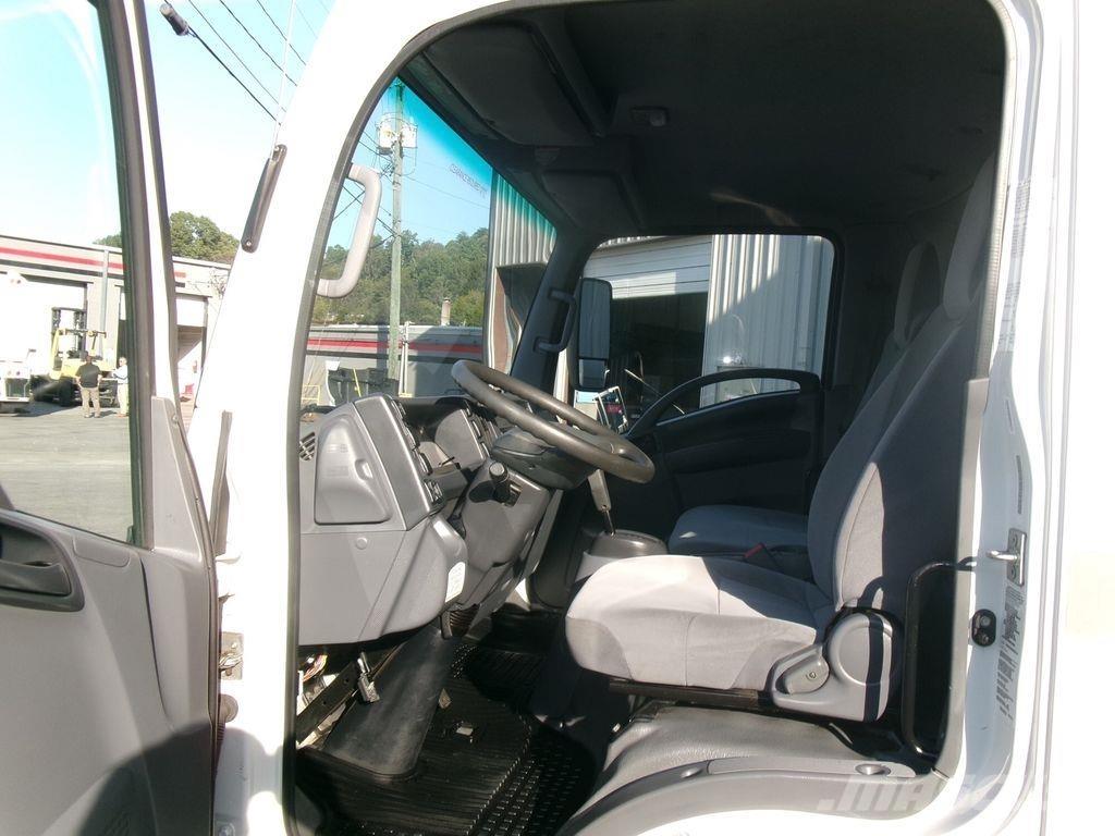 Isuzu NPR Camiões de caixa fechada