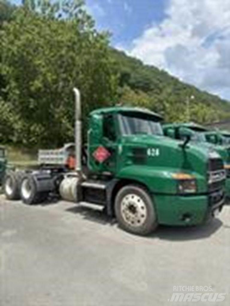 Mack AN64T Tractores (camiões)