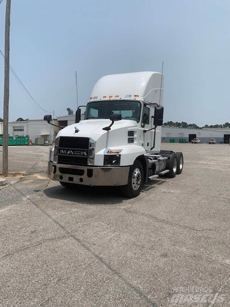 Mack CXU613 Tractores (camiões)