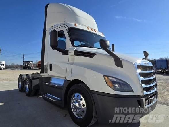 Freightliner CASCADIA 126 Tractores (camiões)