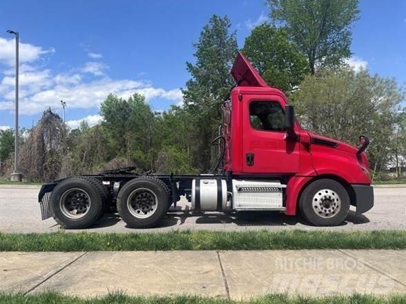 Freightliner CASCADIA 126 Tractores (camiões)