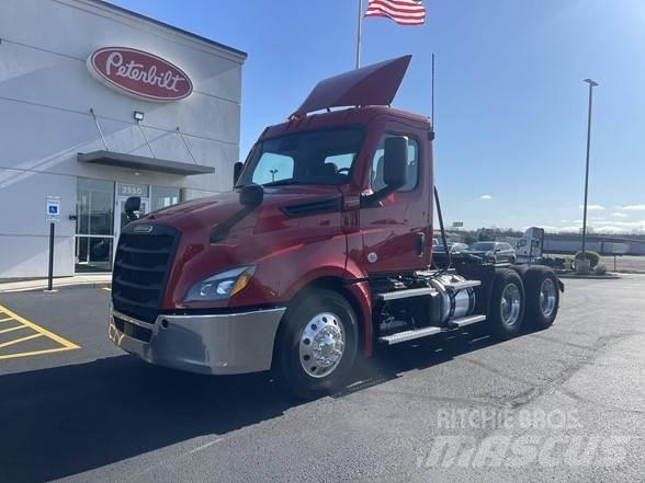 Freightliner CASCADIA 126 Tractores (camiões)