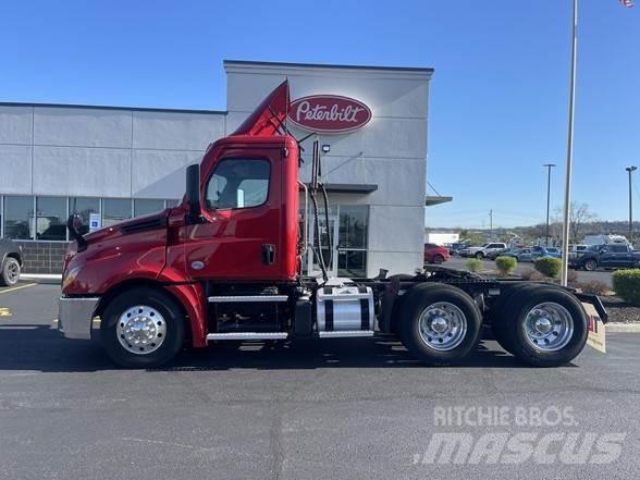 Freightliner CASCADIA 126 Tractores (camiões)