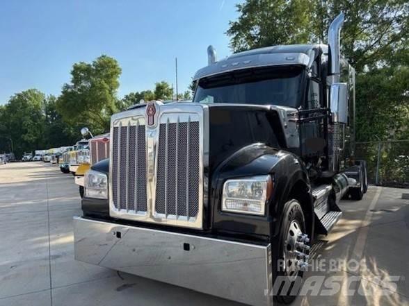 Kenworth W990 Tractores (camiões)