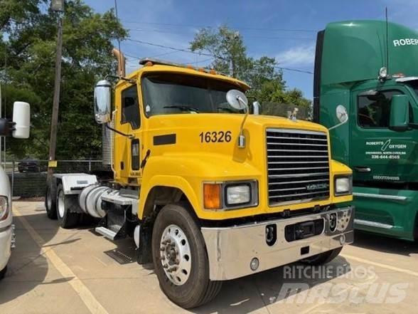 Mack PINNACLE CHU613 Tractores (camiões)