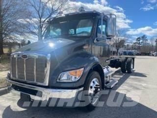 Peterbilt 536 Camiões de chassis e cabine