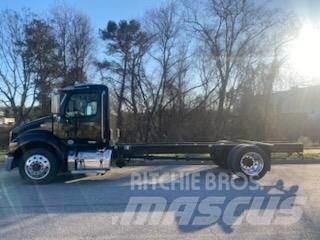 Peterbilt 536 Camiões de chassis e cabine