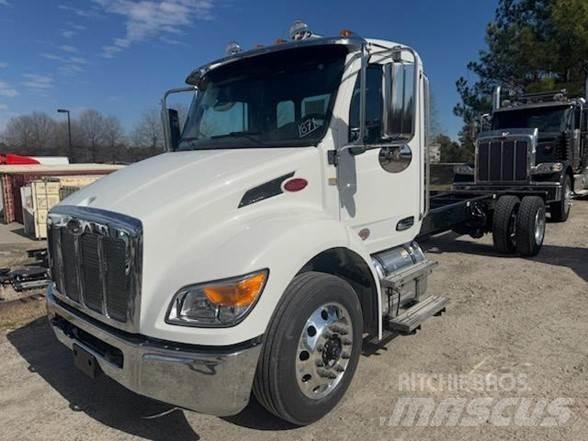 Peterbilt 536 Camiões de chassis e cabine