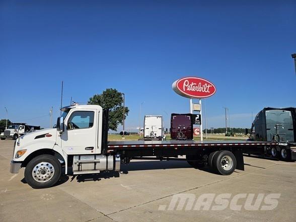 Peterbilt 536 Camiões estrado/caixa aberta