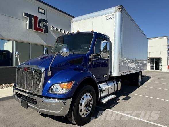 Peterbilt 537 Camiões de caixa fechada