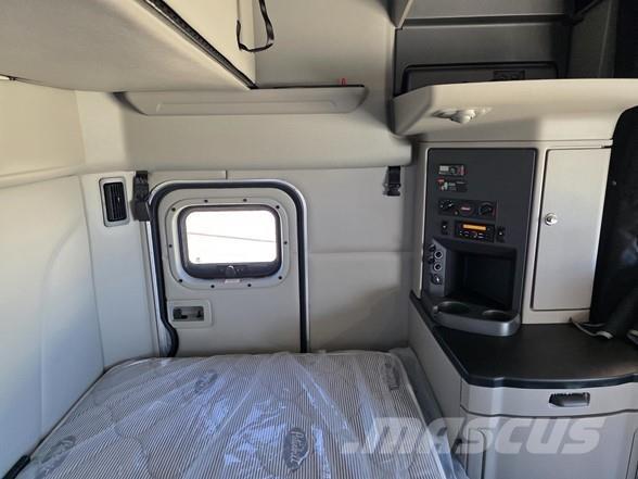 Peterbilt 579 Tractor Units