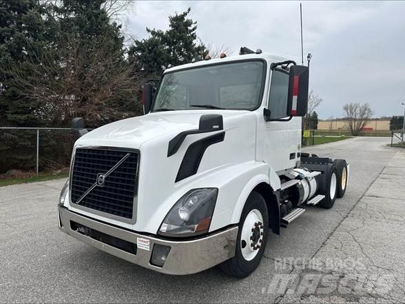 Volvo VNL42T300 Tractores (camiões)