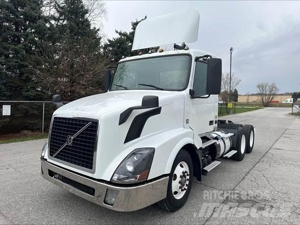 Volvo VNL42T300 Tractores (camiões)