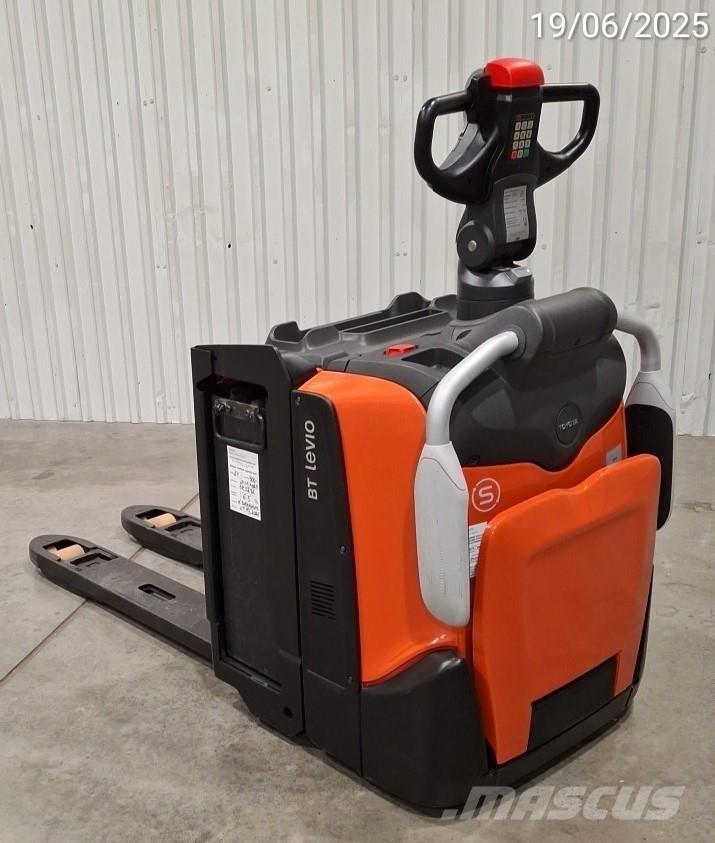 BT LPE200/10 Movimentadores manuais de palettes