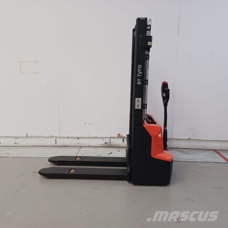 BT SHE100 Porta-paletes manuais