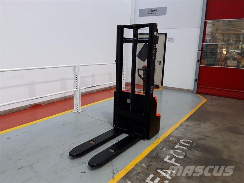 BT SHE100 Porta-paletes manuais