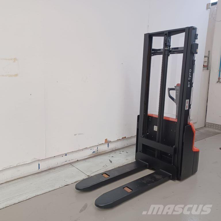 BT SHE100 Porta-paletes manuais