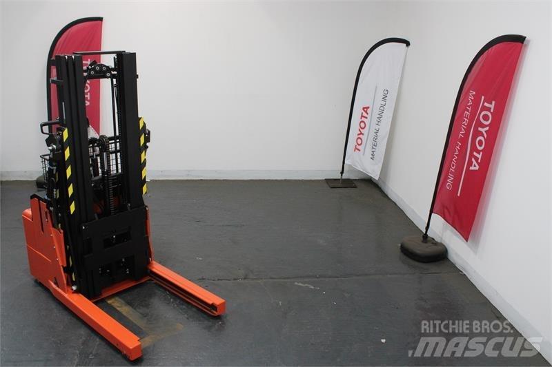 BT RWE120 Porta-paletes manuais