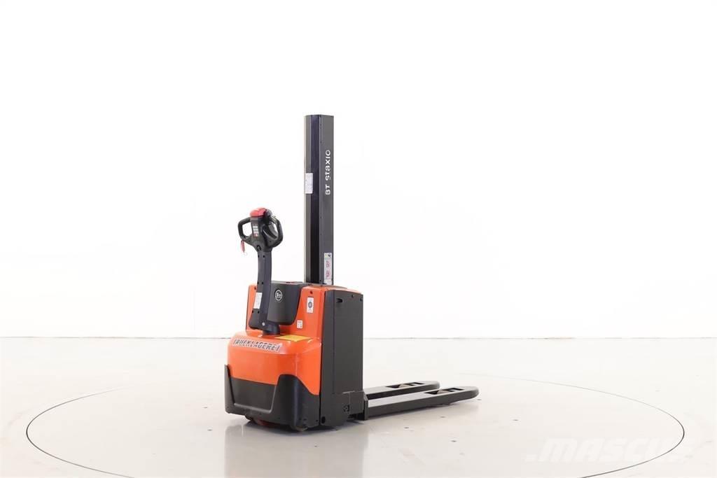 BT SWE-080-L Empilhador para operador externo