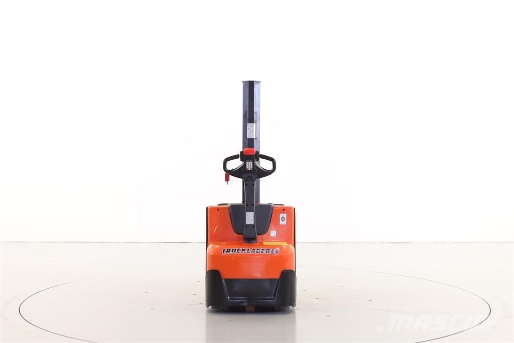 BT SWE-080-L Empilhador para operador externo