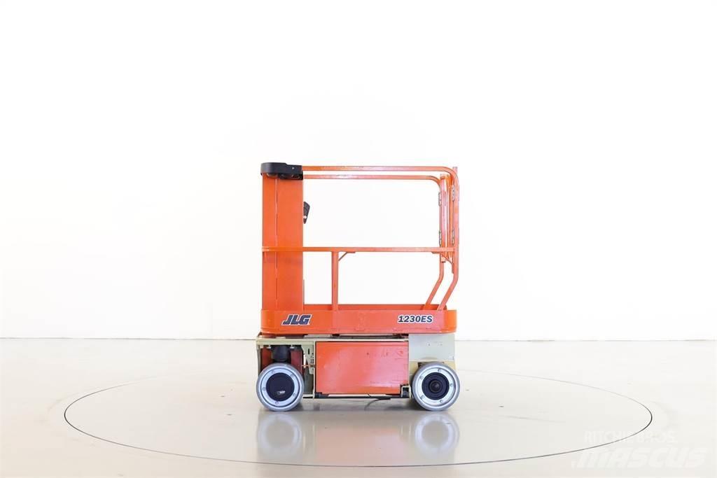 JLG 1230ES Plataformas de Mastro Vertical