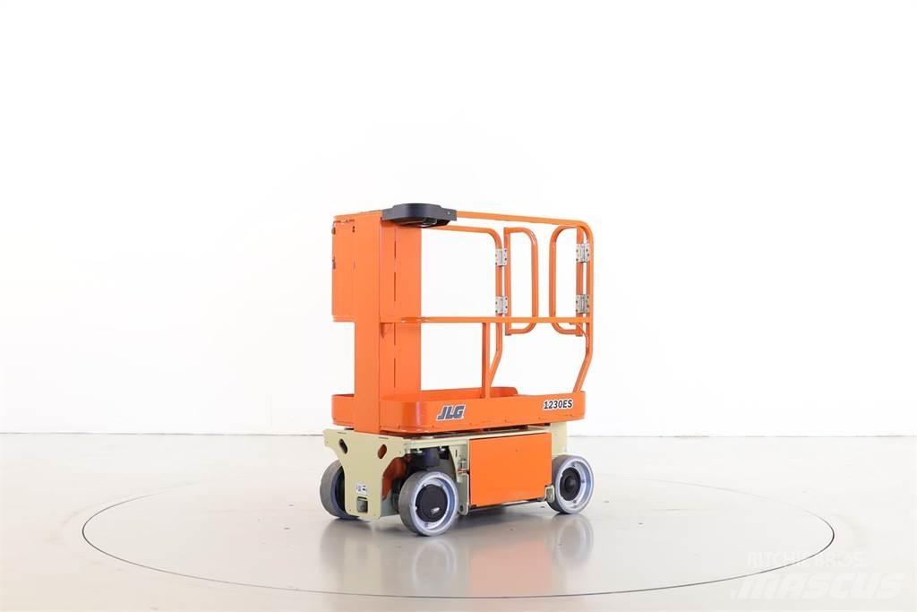 JLG 1230ES Plataformas de Mastro Vertical