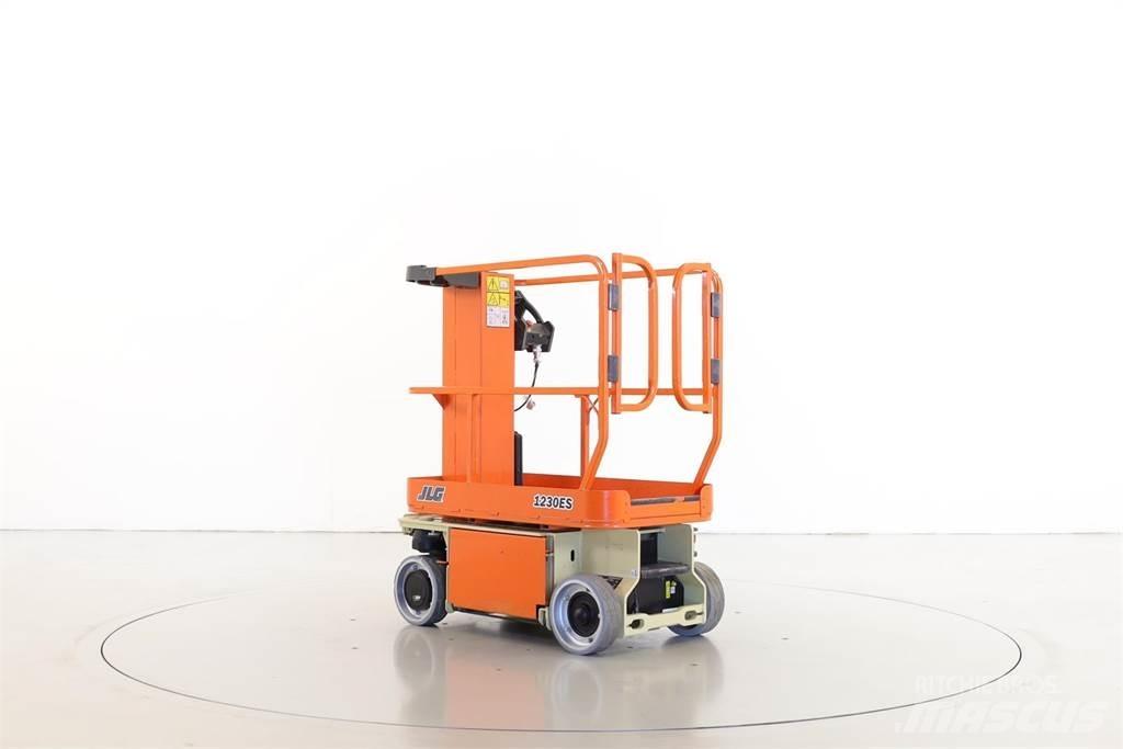 JLG 1230ES Plataformas de Mastro Vertical