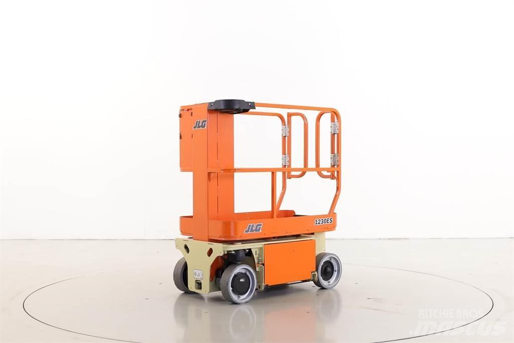 JLG 1230ES Plataformas de Mastro Vertical