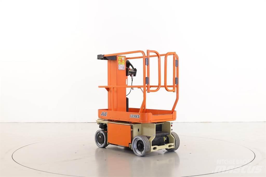 JLG 1230ES Plataformas de Mastro Vertical