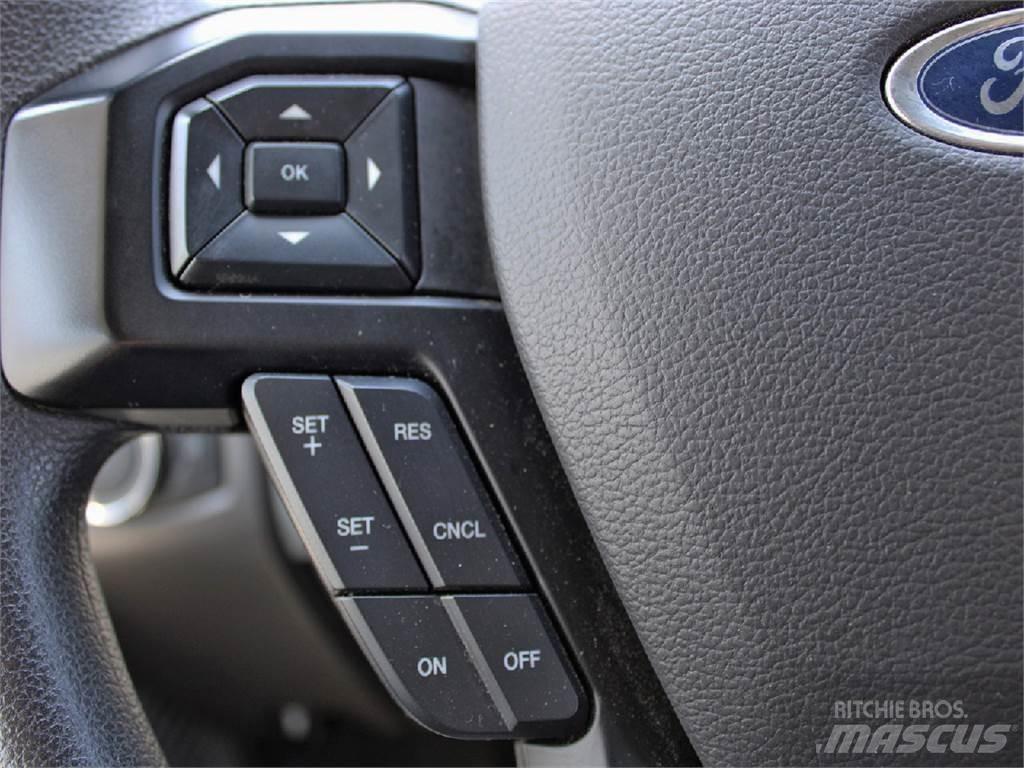 Ford F-650 Camiões de caixa fechada